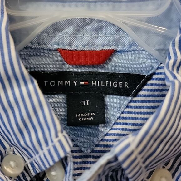 TOMMY HILFIGER BLUE AND WHITE PINSTRIPED DRESS SHIRT, SIZE 3T - Picture 4 of 6